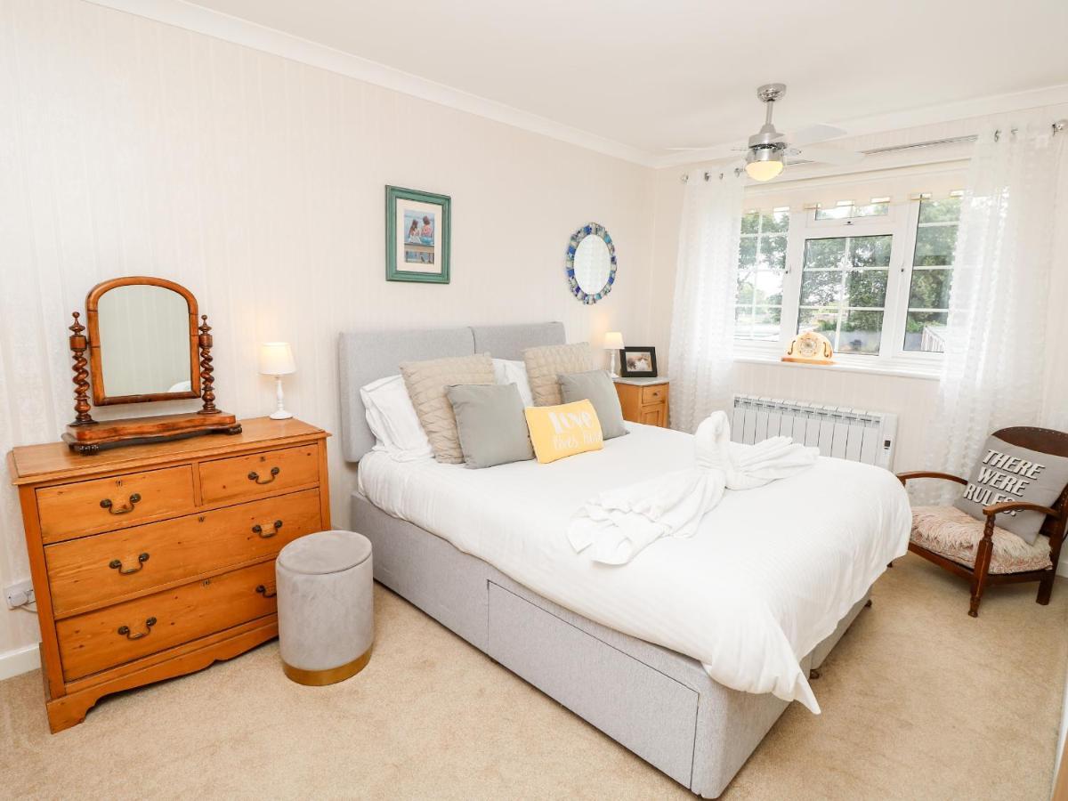 1 Westwood Close Cowes  Bagian luar foto